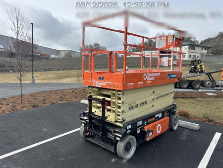 2025 JLG ES3246