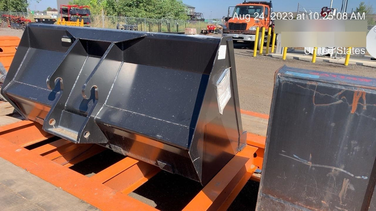 2023 JLG 1001100822