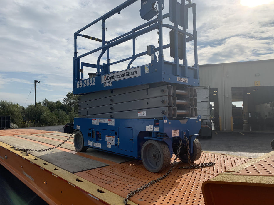 2020 Genie GS-2632 Solid NM Tires, Folding Rails with Half-Height Swing Gate, Beacon