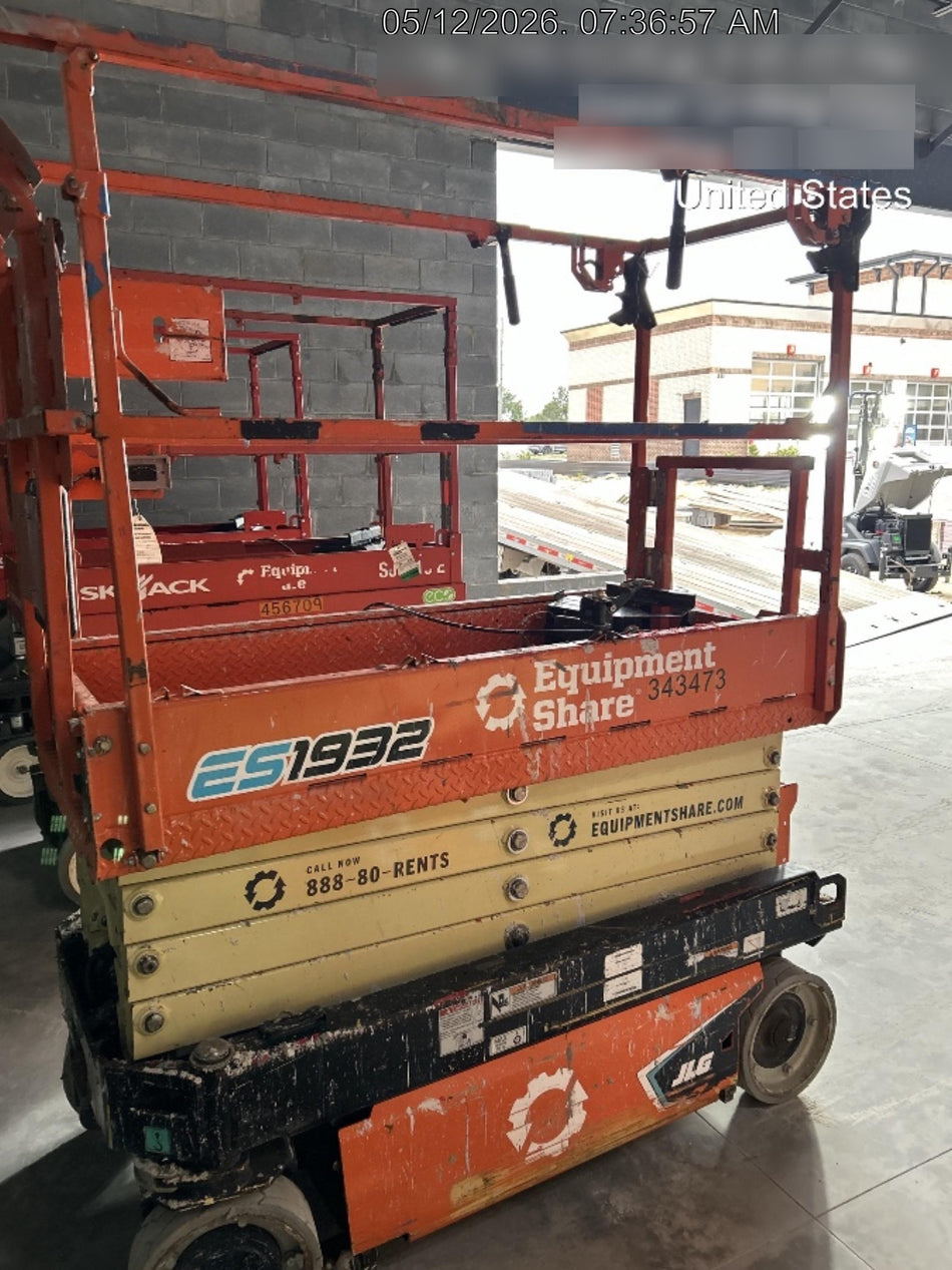 2023 JLG ES1932