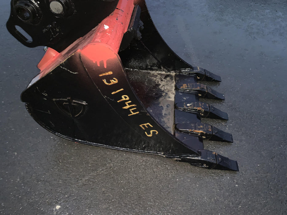 2021 TAKEUCHI TB235-2R