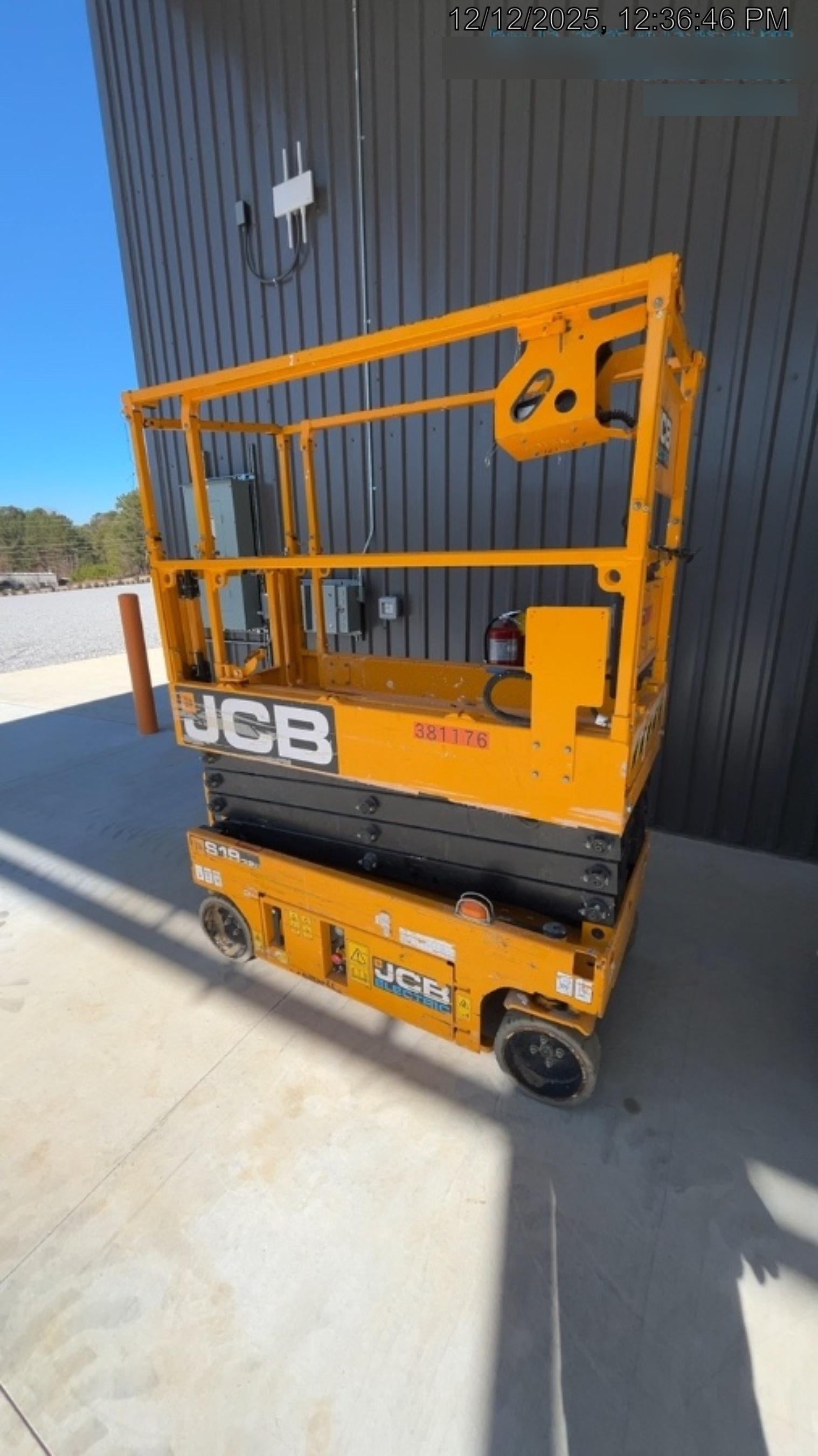 2024 JCB S1932E