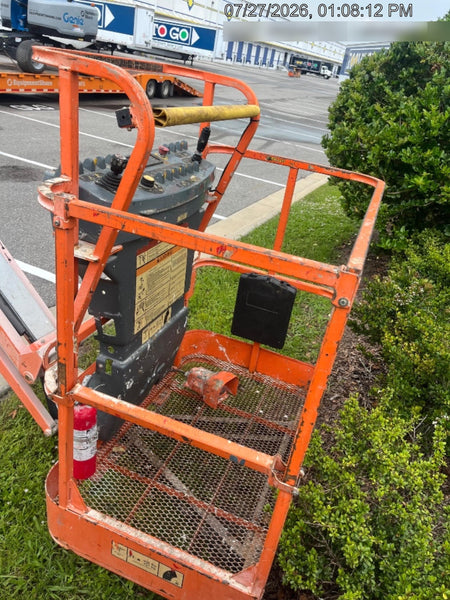 2019 JLG E400AJPN
