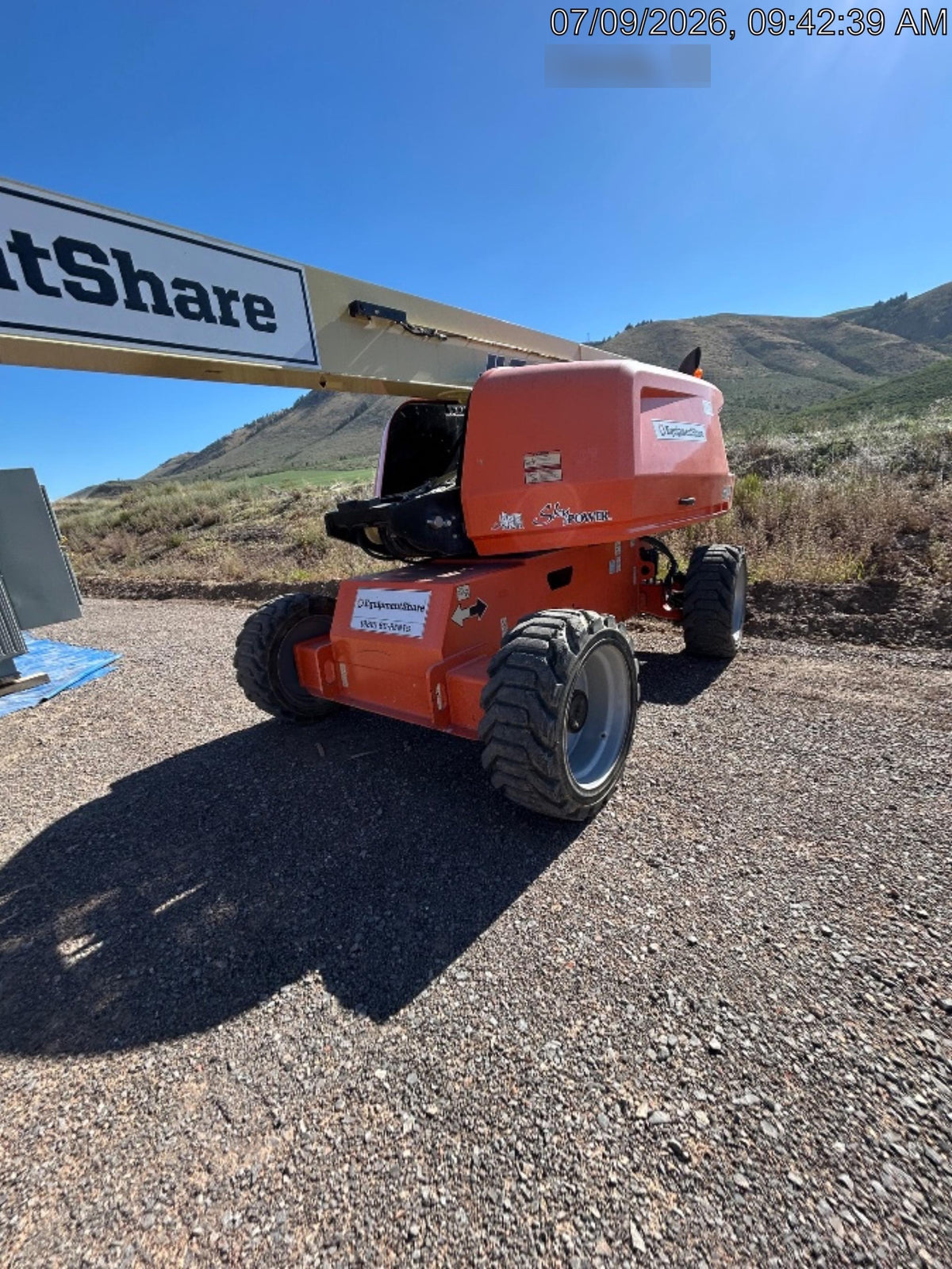 2020 JLG 660SJ