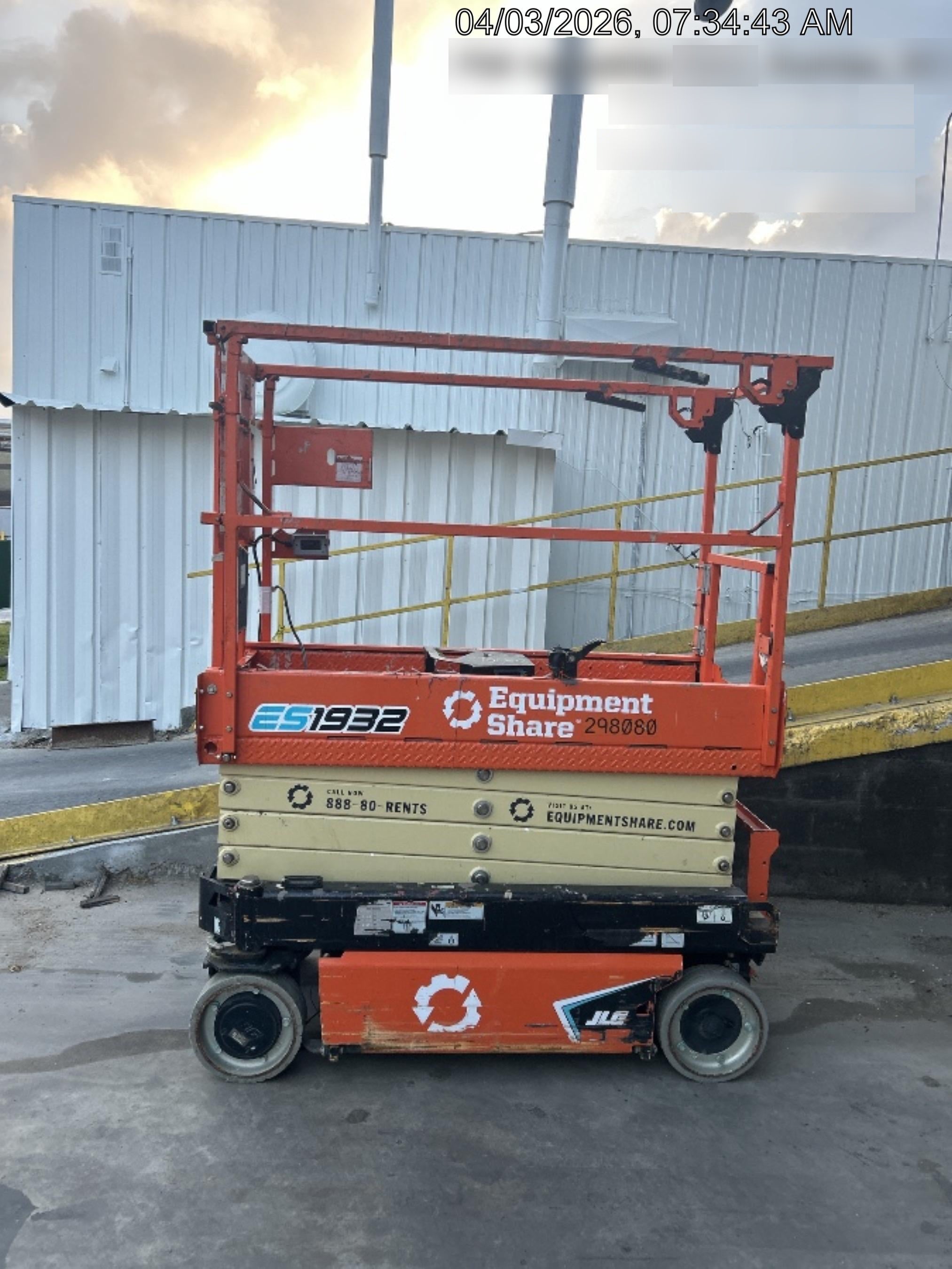 2023 JLG ES1932
