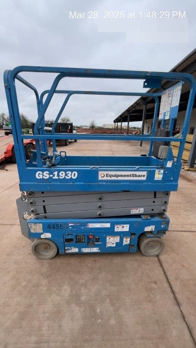 2019 Genie GS-1930 Fixed rails with chain Entry