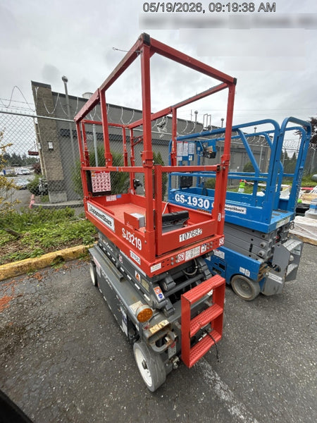 2020 Skyjack SJIII-3219 Solid NM Tires, Half height spring hinged entry gate, Dual Beacons, 800W Inverter
