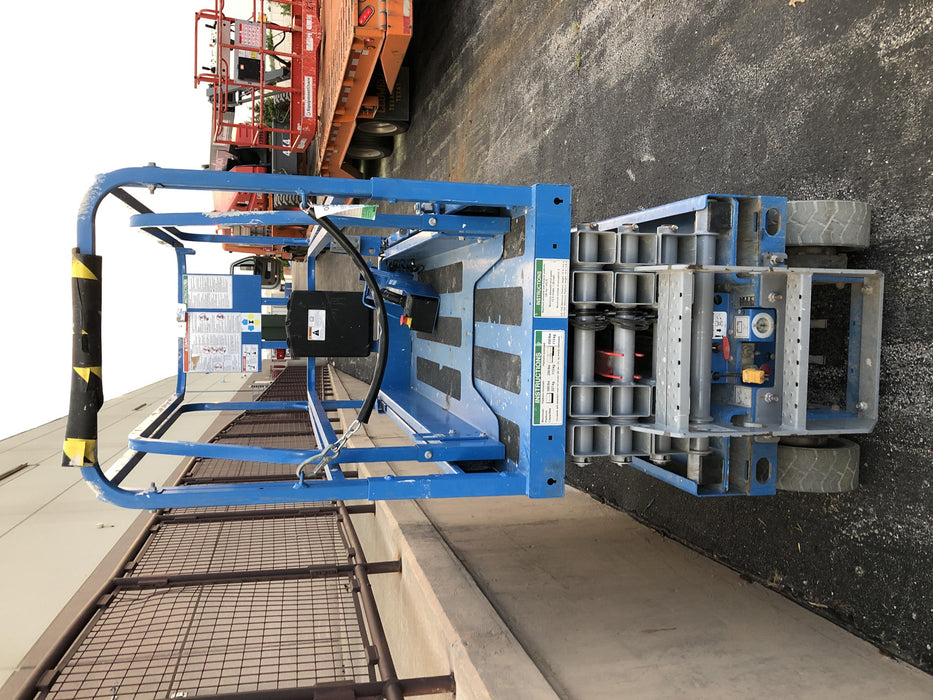 2019 Genie GS-1930 Fixed rails with chain Entry