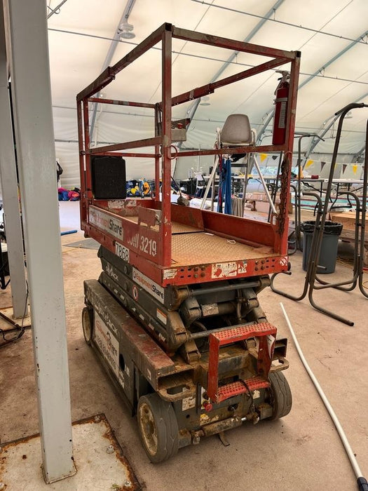 2018 Skyjack SJIII-3219 Skyjack SJIII3219 Scissor Lift w/Trojan Batteries