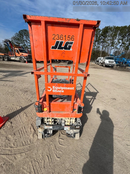 2022 JLG ES1330L