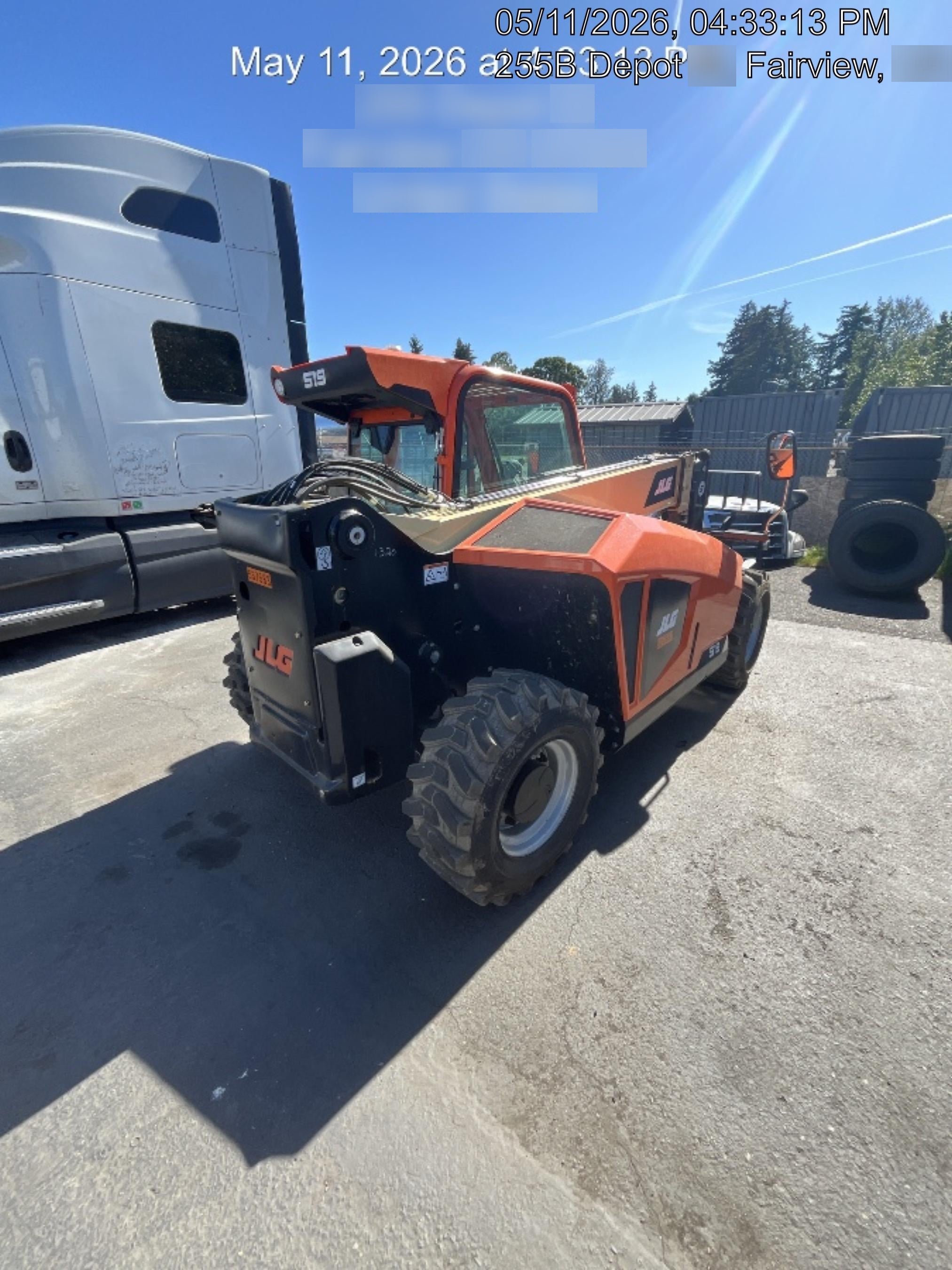 2025 JLG 519