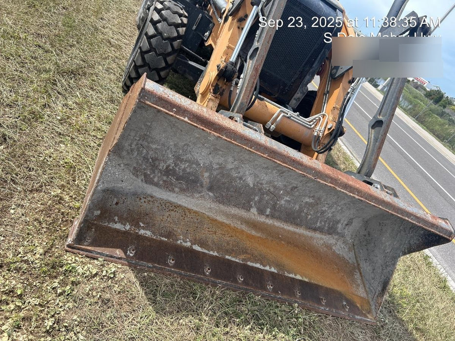 2019 Case 580N EP Canopy, 4WD, 1-Way Aux Hydraulics, Pilot Controls, Ride Control and Loader Aux Hydraulics, 900 LB. Front CWT, 82" HD LONG LIP (1 CU. YD.) W/BOCE AND LIFT EYES, FLIP OVER/STABILIZER PADS COMB