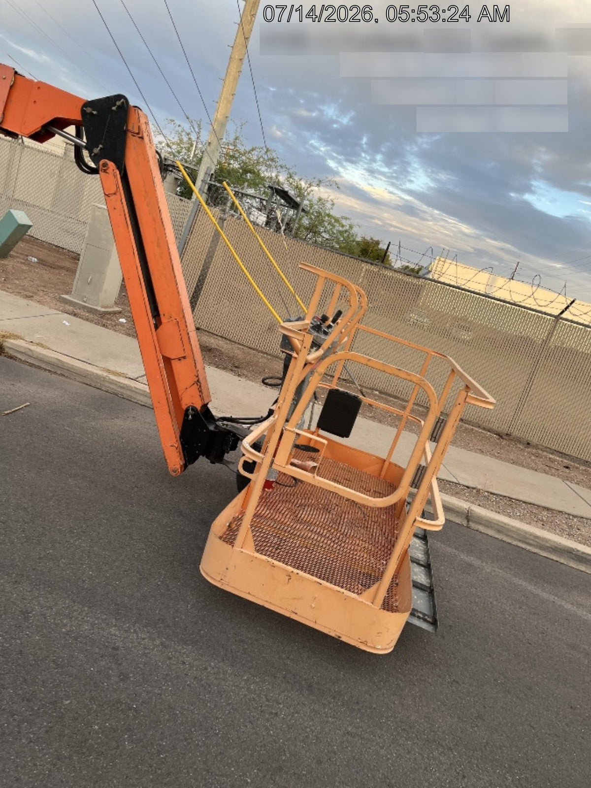 2011 JLG 660SJ