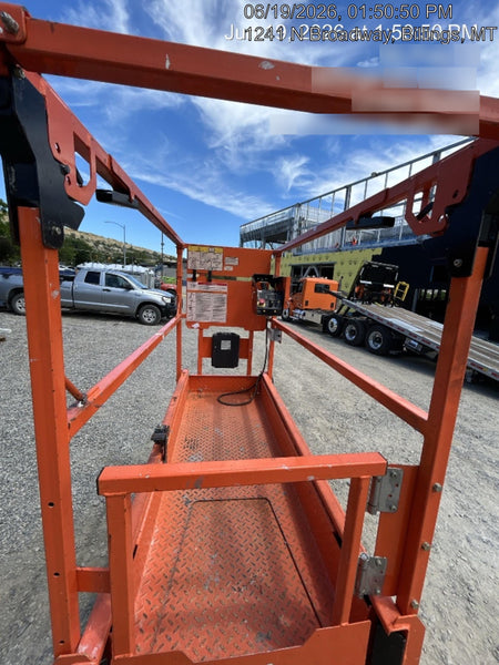 2022 JLG ES1932