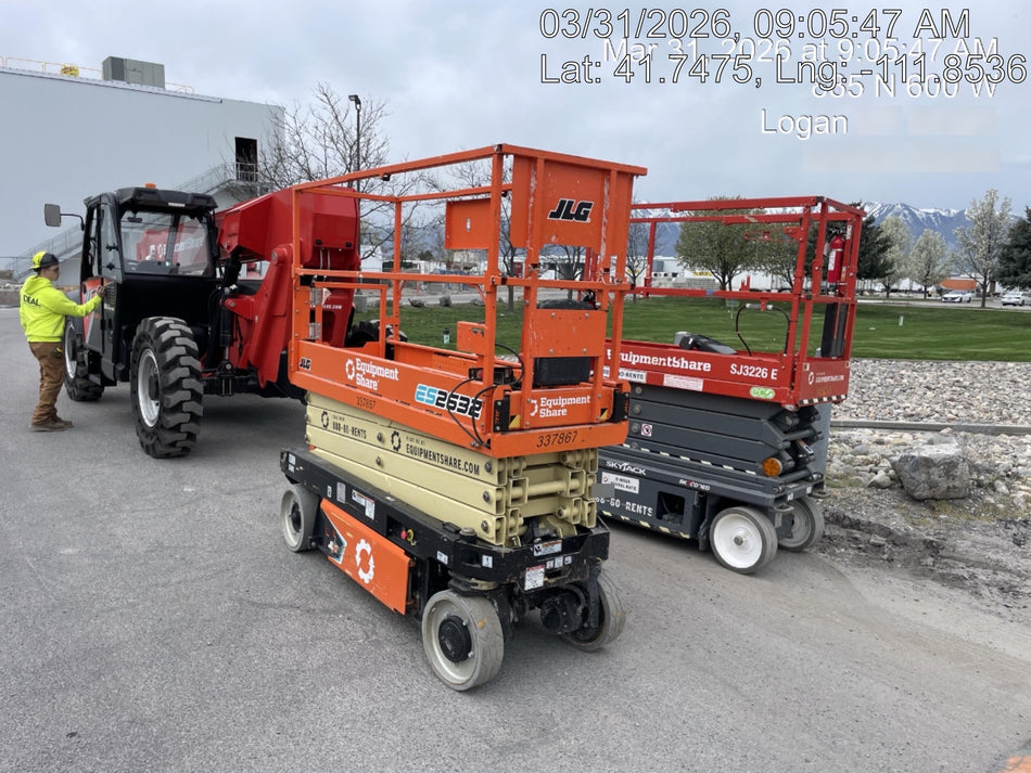 2023 JLG ES2632