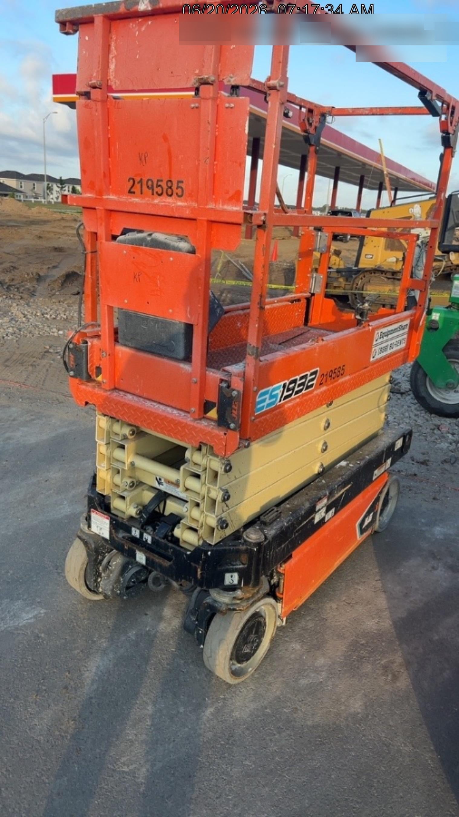 2022 JLG ES1932