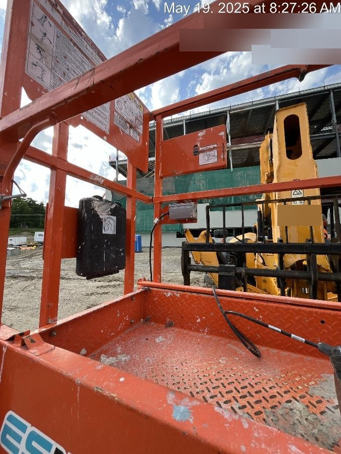 2022 JLG ES1330L