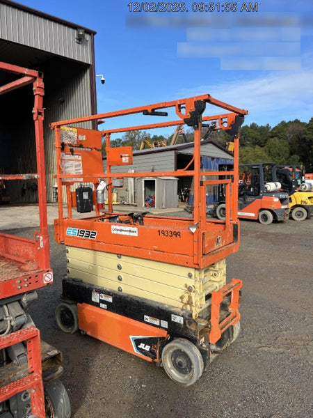 2021 JLG ES1932
