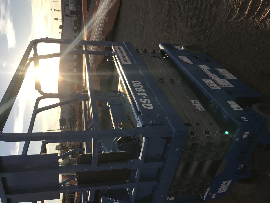 2019 Genie GS-1930 Fixed rails with chain Entry