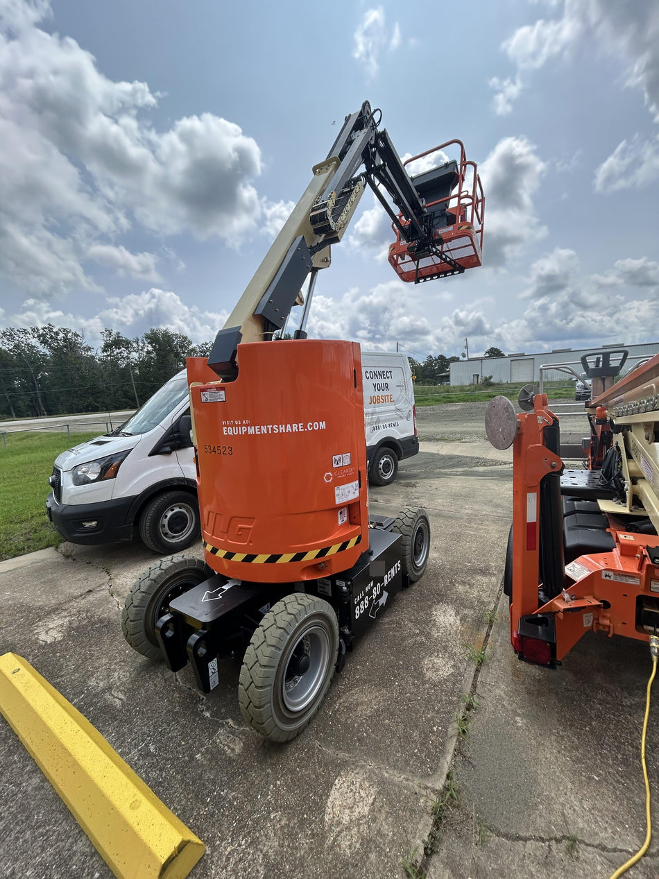 2025 JLG E300AJP