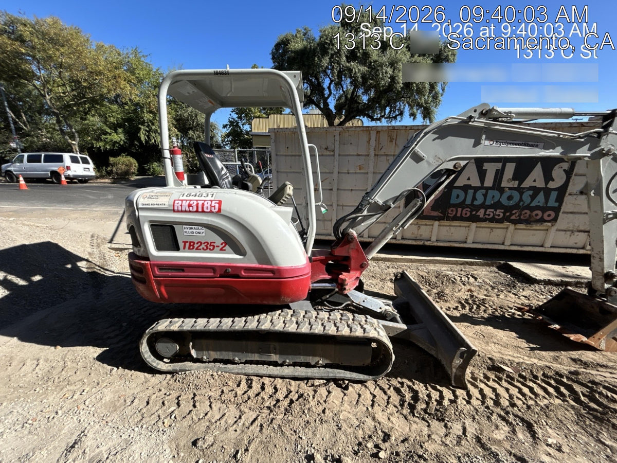 2021 TAKEUCHI TB235-2R