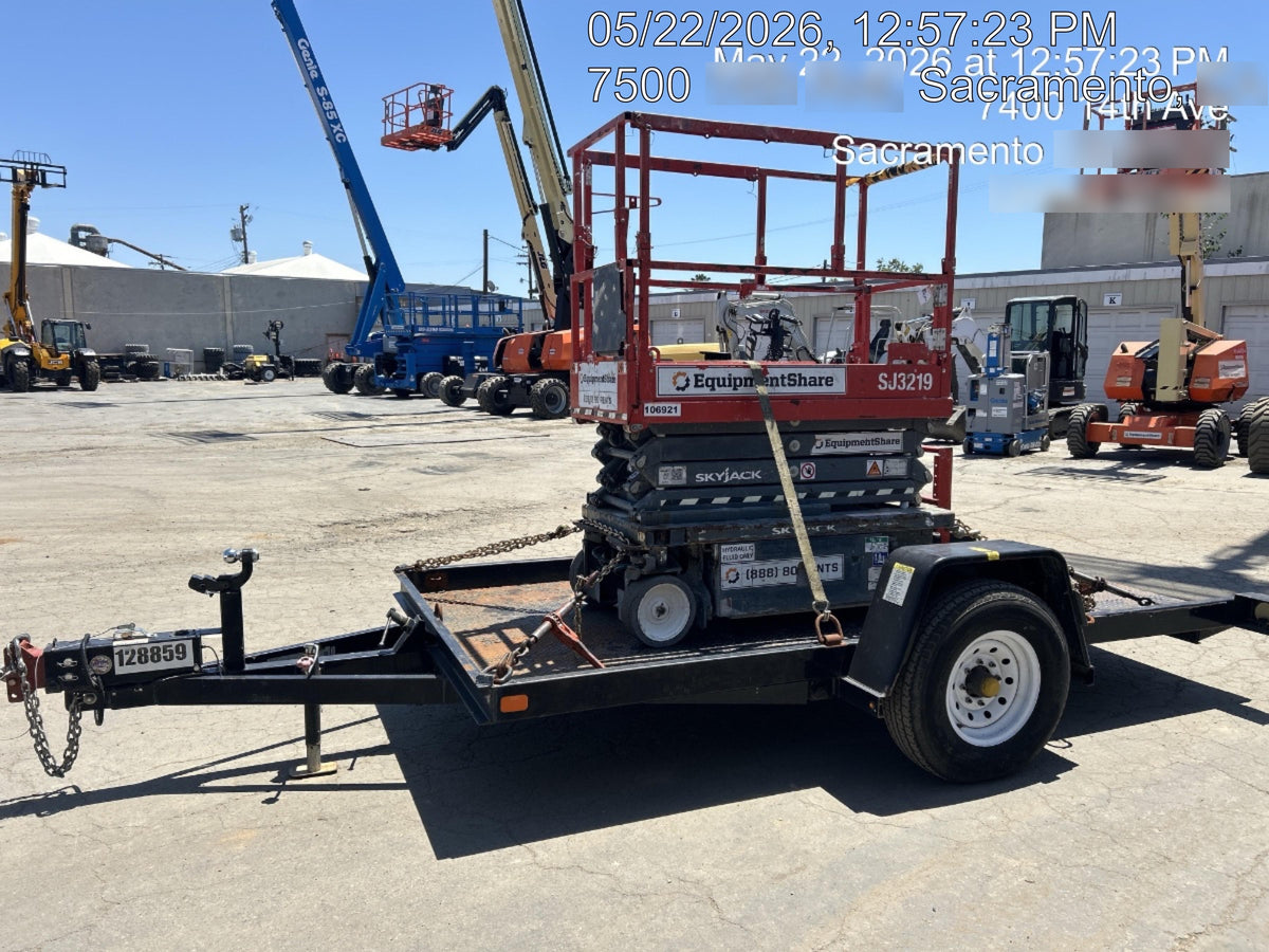 2020 Skyjack SJIII-3219 Solid NM Tires, Half height spring hinged entry gate, Dual Beacons, 800W Inverter