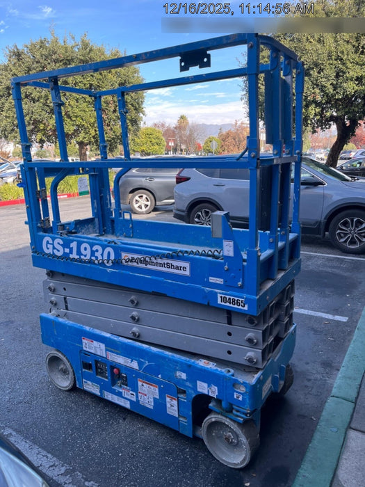 2020 Genie GS-1930 Solid Non Marking Tires, Beacon, Folding rails with half height swing gate, 800W Inverter