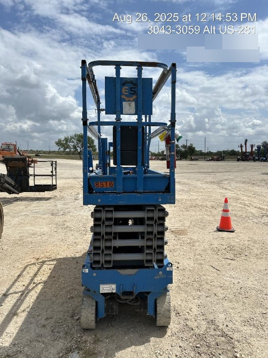 2018 Genie GS-3232 Genie GS3232 Lift w/Folding Rails and Swing Gate