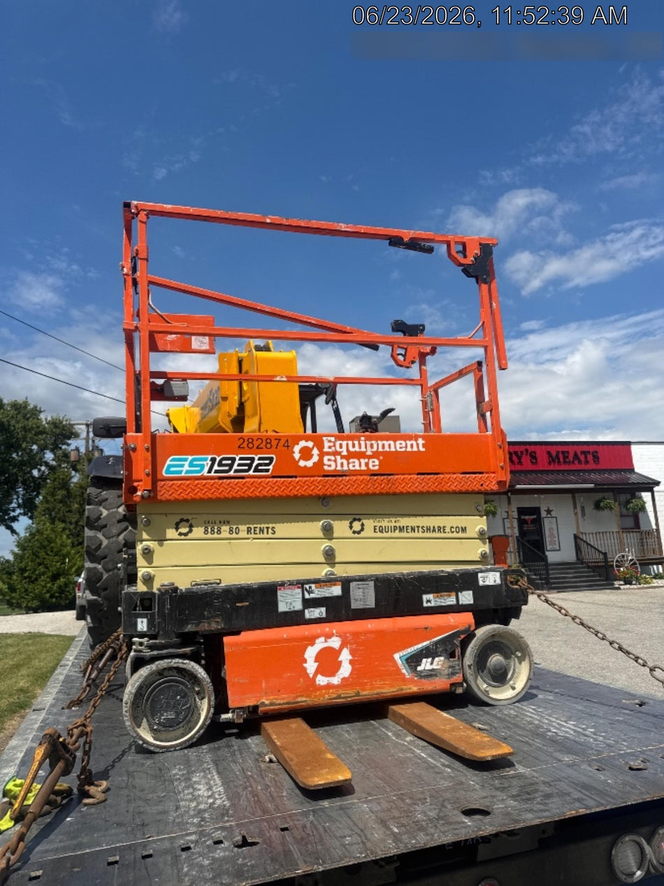 2022 JLG ES1932