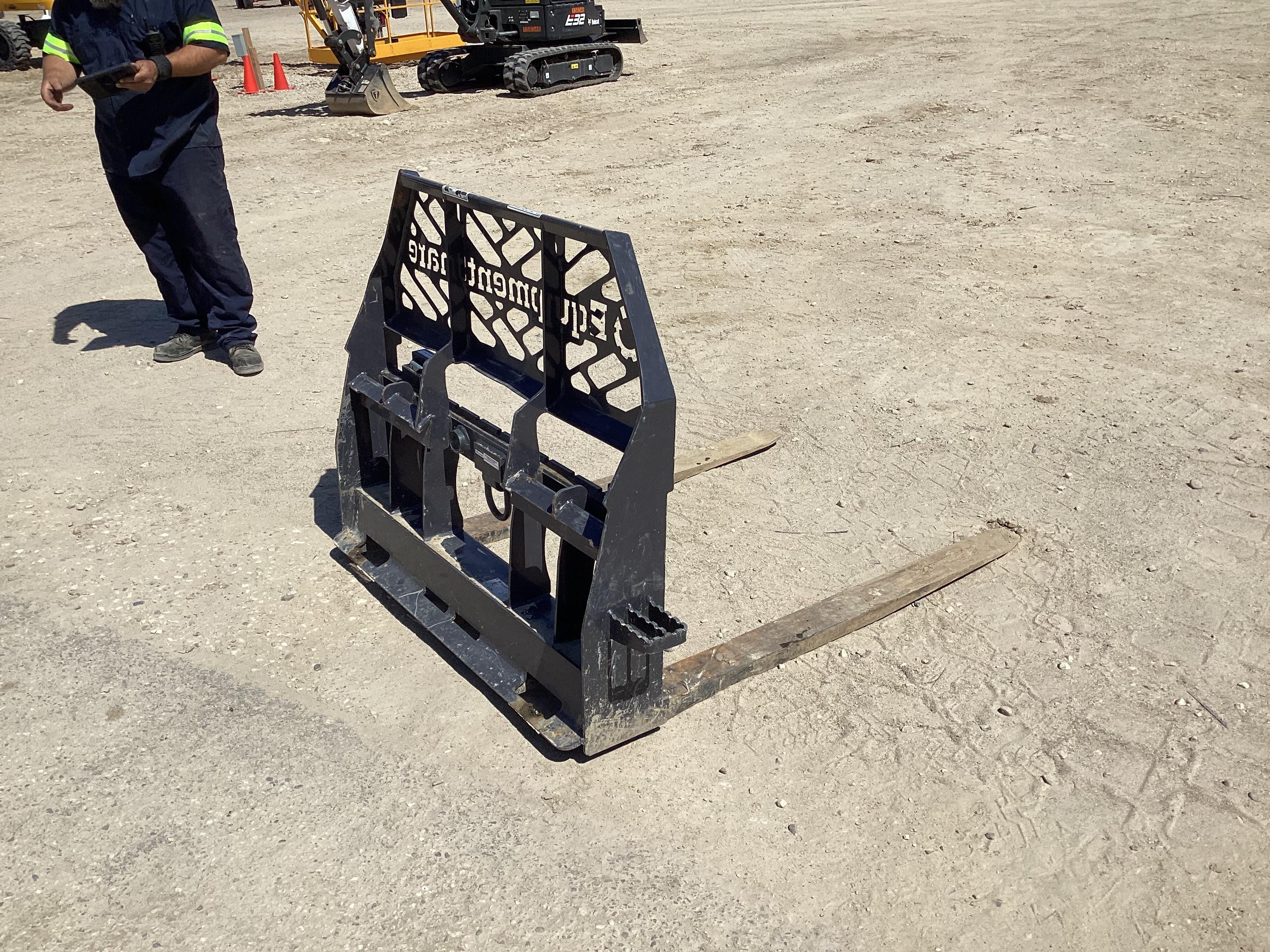 2021 PALADIN 48" Pallet Forks - Paladin