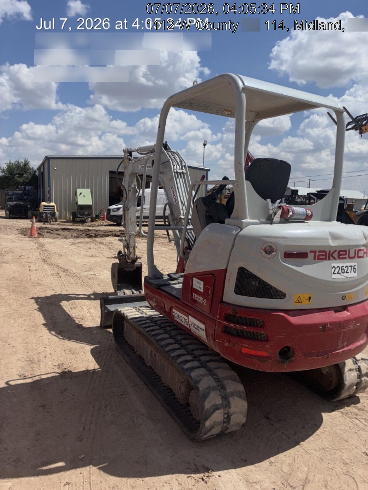 2022 TAKEUCHI TB235-2R
