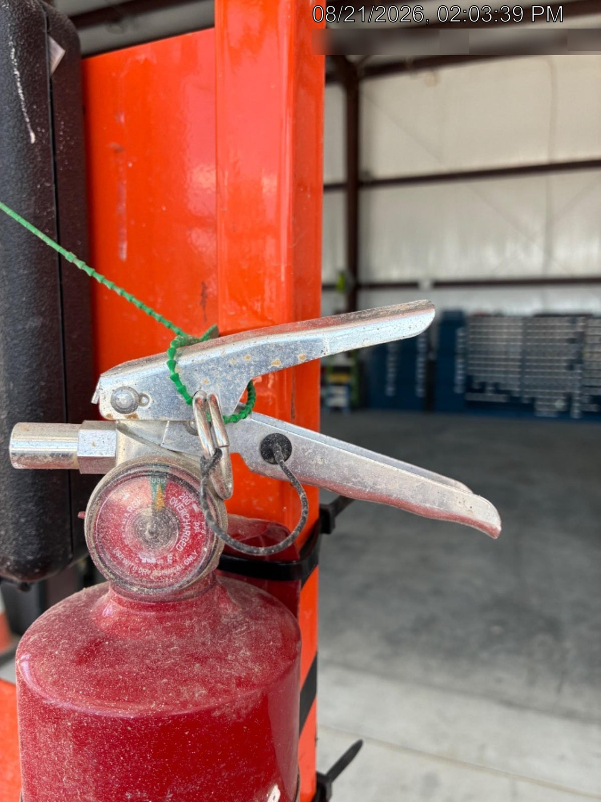 2025 JLG ES3246