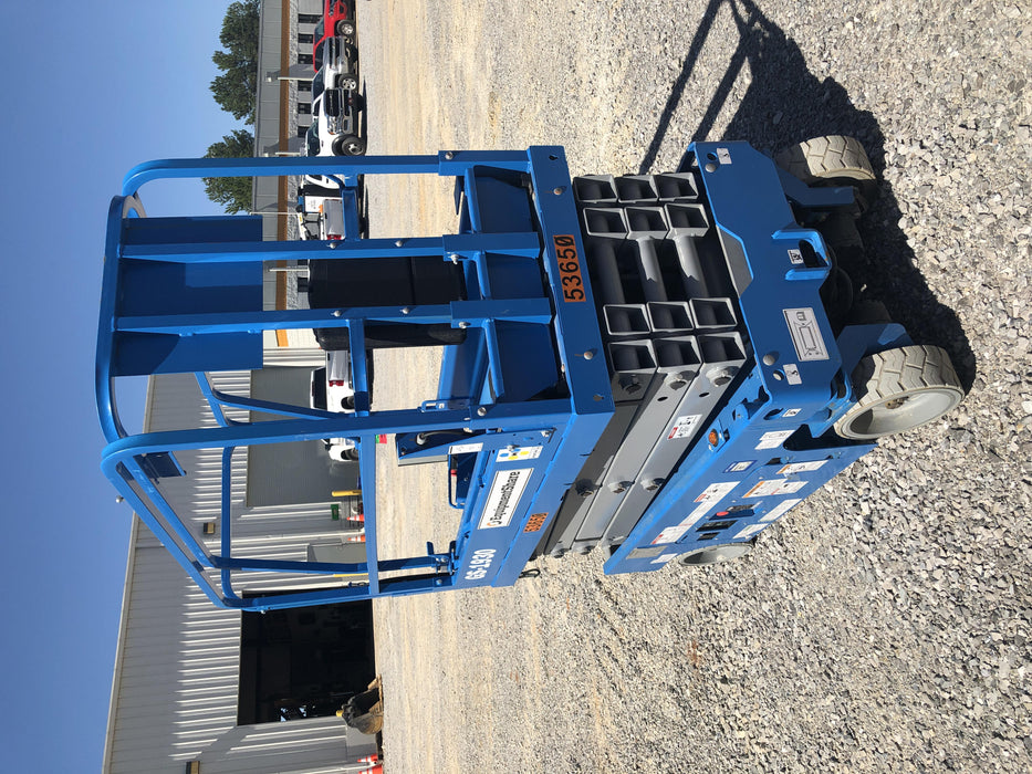 2019 Genie GS-1930 Fixed Rails with Chain Entry