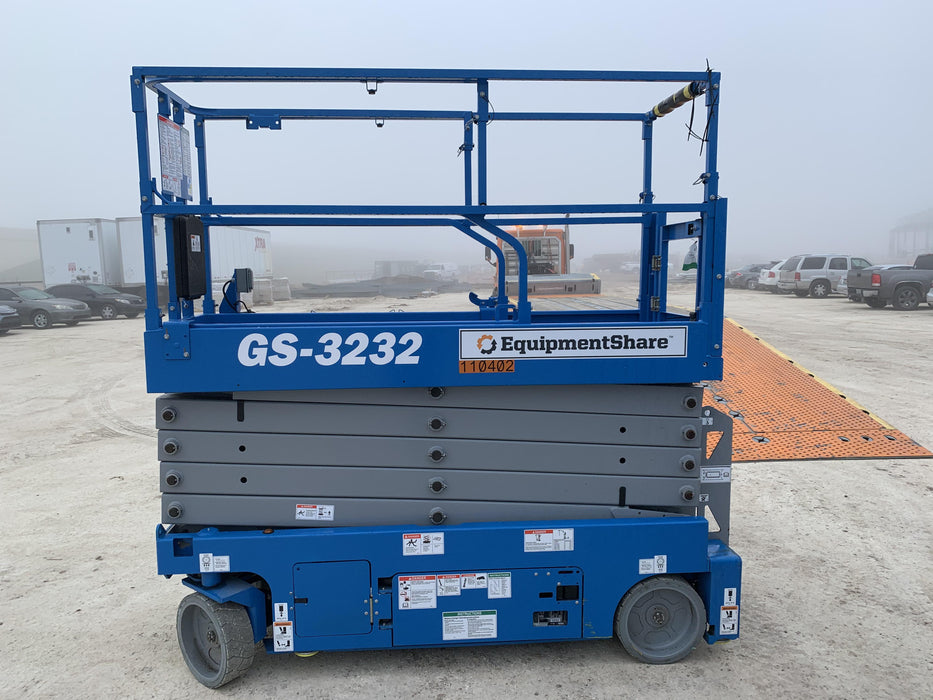 2020 Genie GS-3232 Standard, Folding half height swing gate