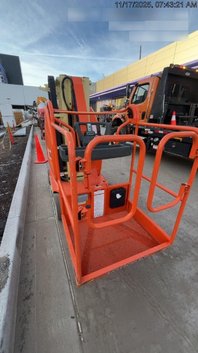 2021 JLG 26E