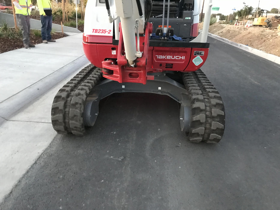 2021 TAKEUCHI TB235-2R