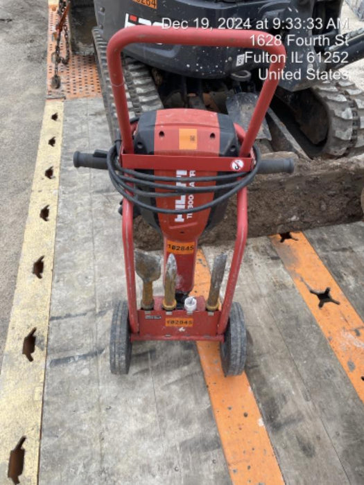 2020 HILTI TE 3000-AVR