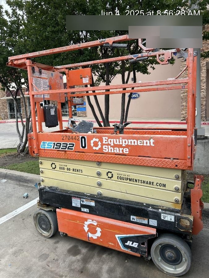 2022 JLG ES1932