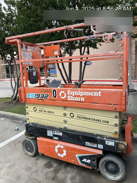 2022 JLG ES1932