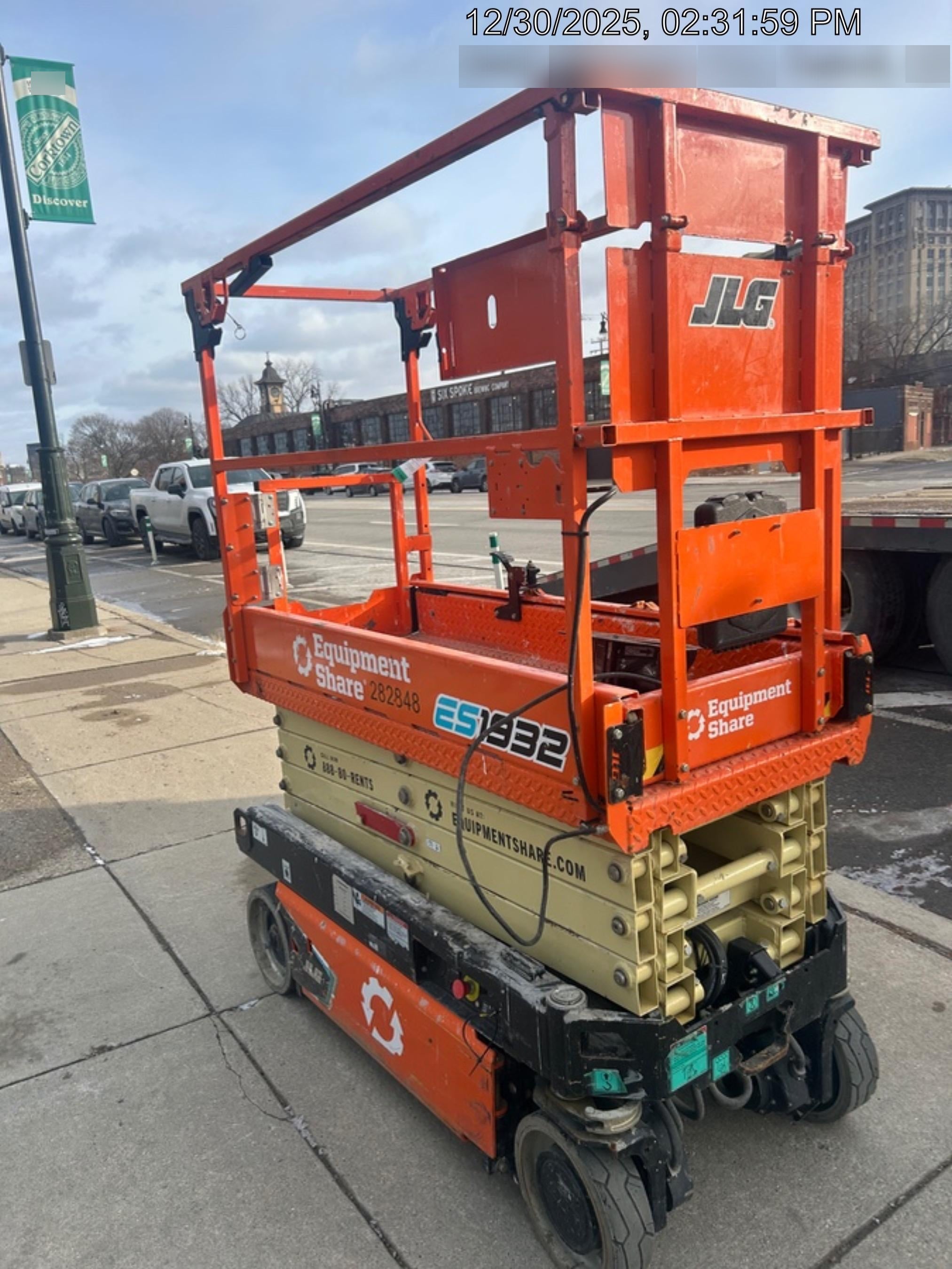 2022 JLG ES1932