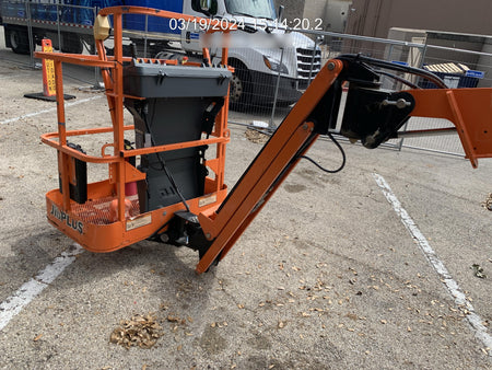 2019 JLG E300AJP