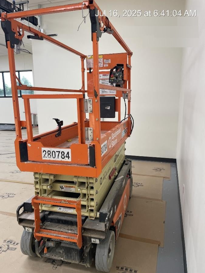 2022 JLG ES1932