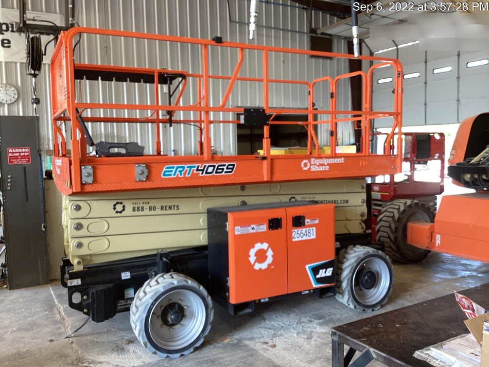 2022 JLG ERT4069