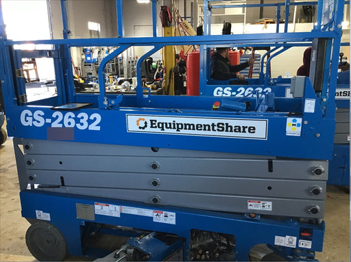 2019 Genie GS-2632 Folding rails with half height swing gate