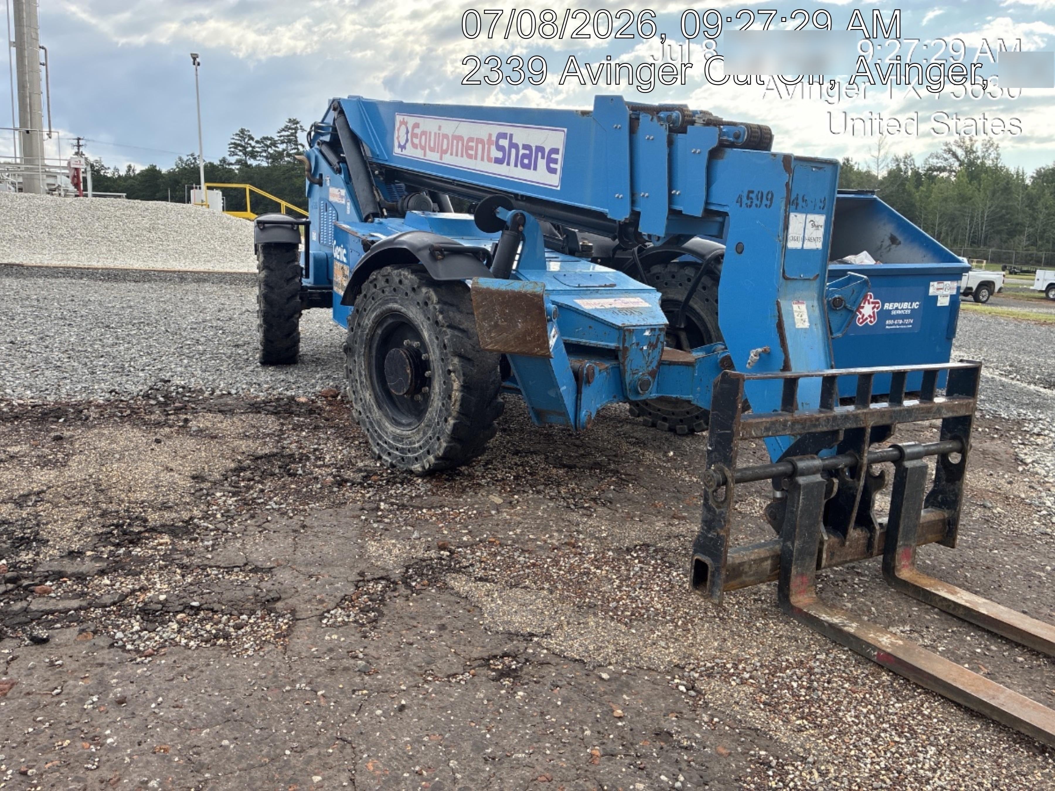 2017 Genie GTH-1056 Genie GTH1056, Solid Tires, 60" carriage, Light Kit, Open ROPS