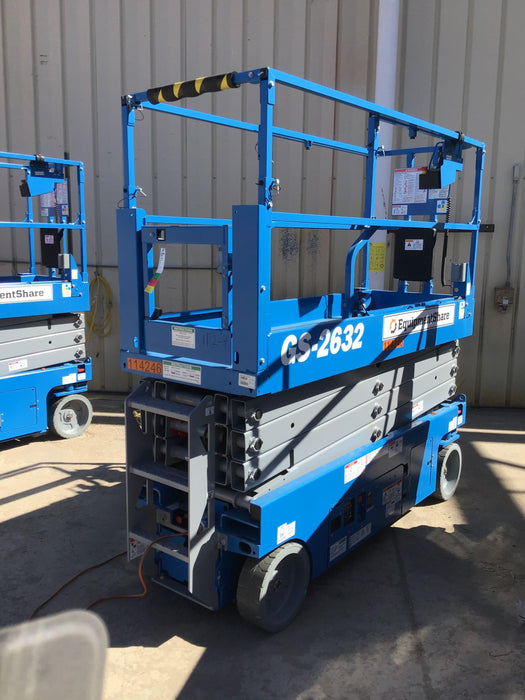 2020 Genie GS-2632 Solid NM Tires, Folding Rails with Half-Height Swing Gate, Beacon