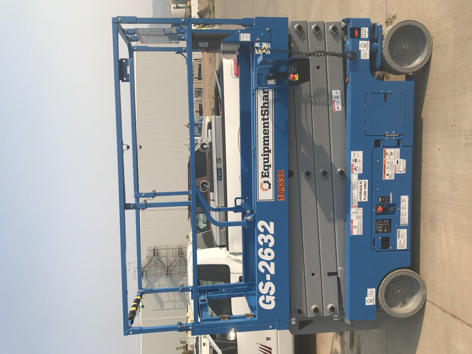 2020 Genie GS-2632 Solid NM Tires, Folding Rails with Half-Height Swing Gate, Beacon