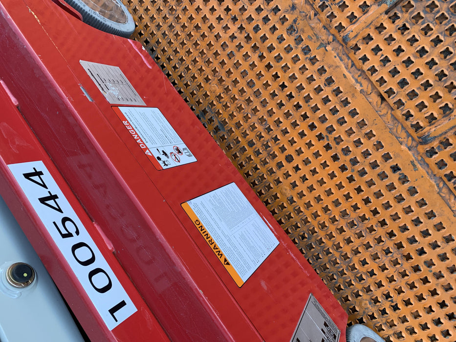 2020 MEC 1330SE Solid NM Tires, Steel Swing out Doors, LCS, Beacon, 900W Invertor