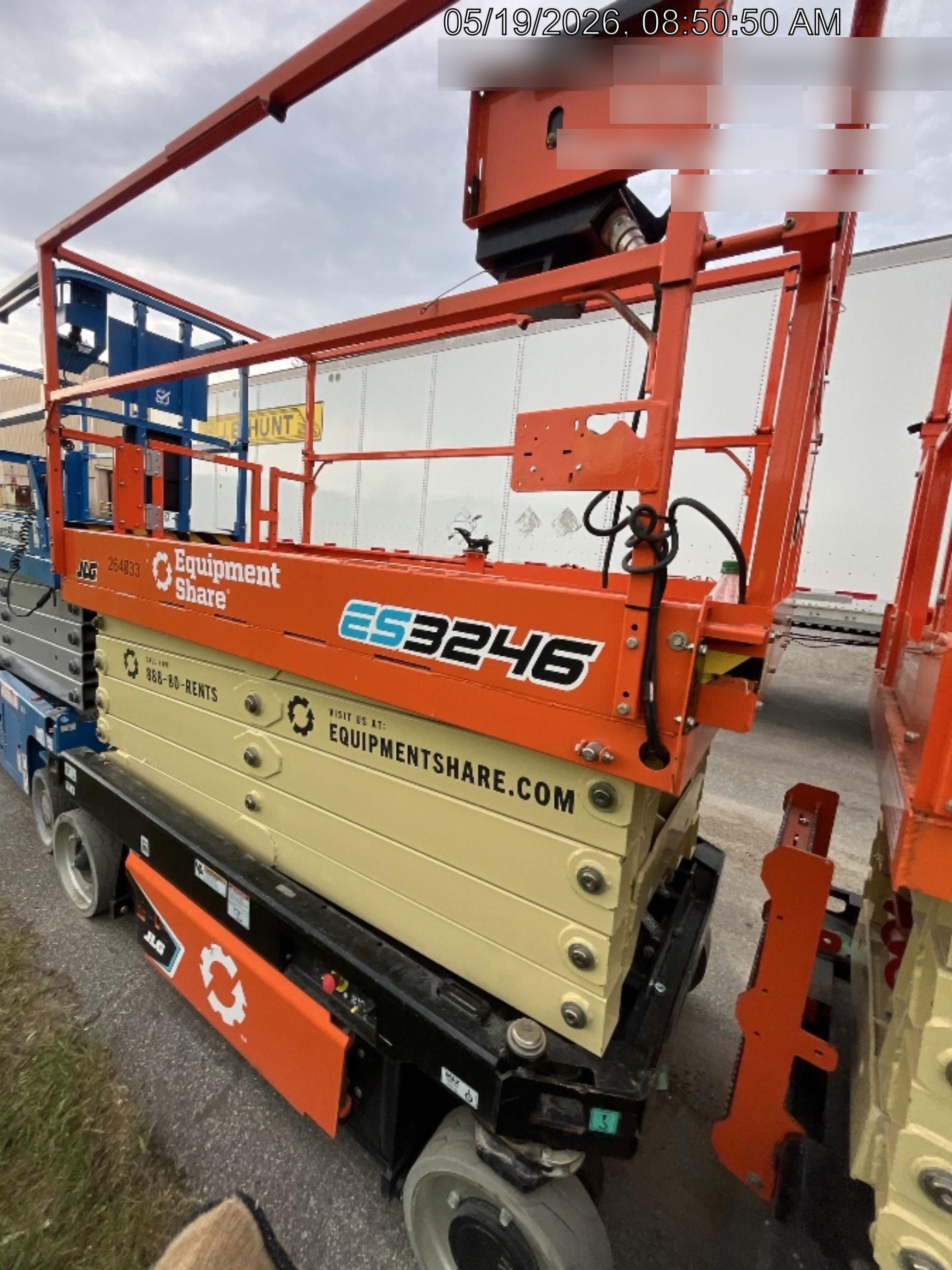 2022 JLG ES3246