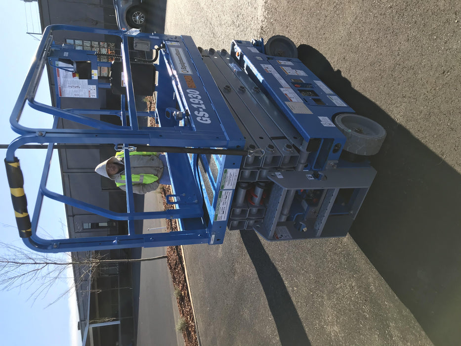 2019 Genie GS-1930 Fixed Rails with Chain Entry